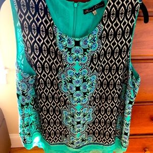 Pretty sleeveless blouse